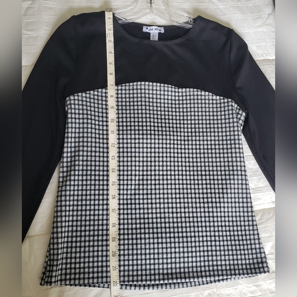 LOVE...ADY Women's Medium Long Sleeve Black and Ivory Gingham Top - Picture 6 of 9